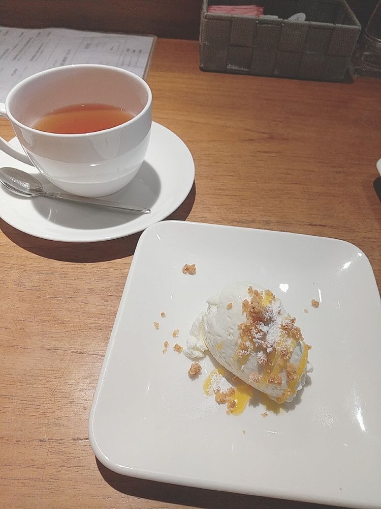 ランチのドルチェ！アイスとかは定番だけど、クリームチーズって珍しくて大事に食べました🥳