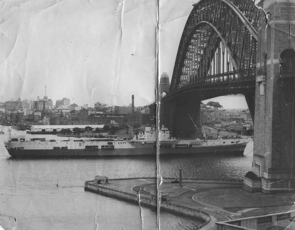 1946 photograph of Sydney Harbour Bridge