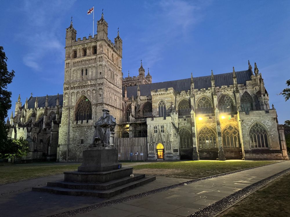 Photo showing Exeter Cathedral at twilight