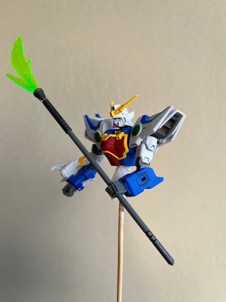 HG Shenlong complete upper torso holding its beam staff.
eyes are painted, panels lined and color correction was done with markers- flat top coat applied.