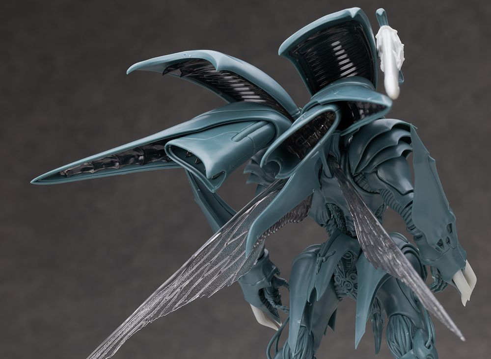 Rear view of the Bellvine, sowing off the aura converters, wings, and the nice leg joint sculpt