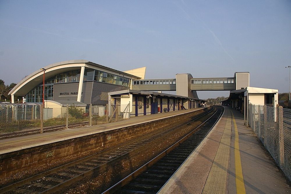Bristol Parkway railway station - Wikipedia