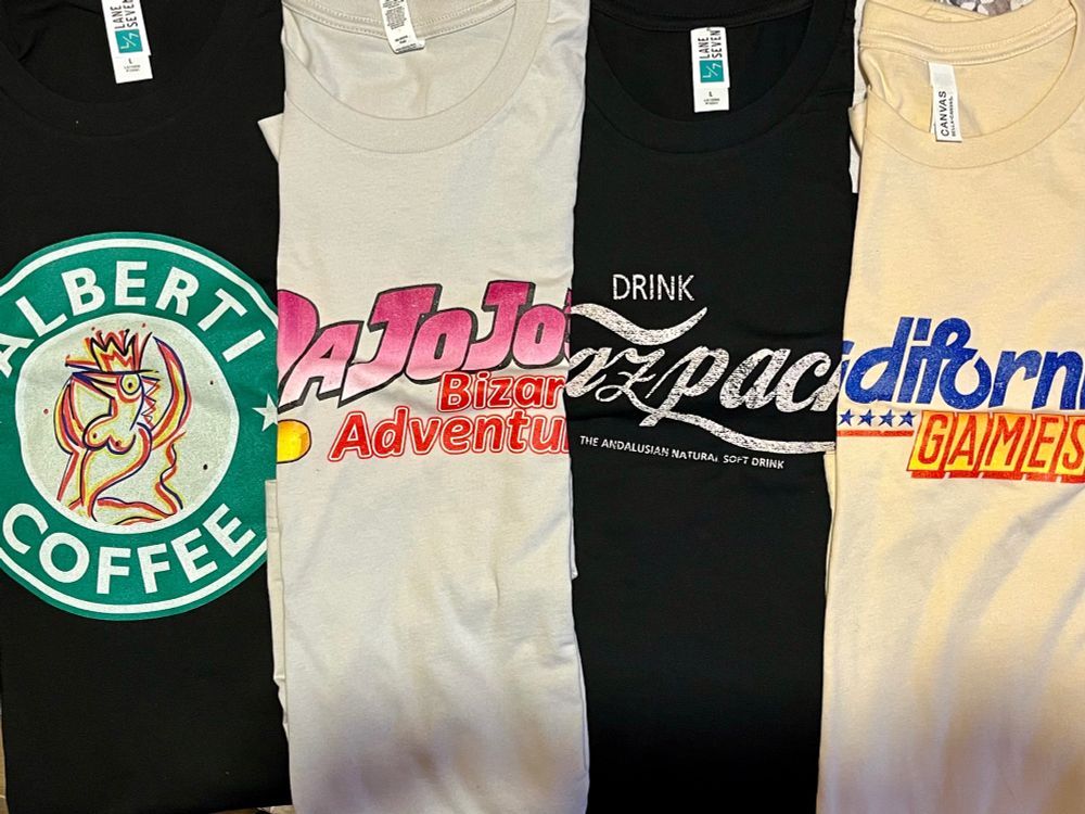 Una colección de camisetas personalizadas inspiradas en cultura popular y tecnológica mezcladas con temática gaditana