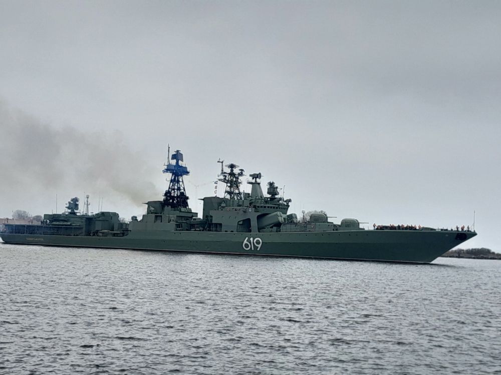 Leaving Baltiysk courtesy of A Zhuzhenko