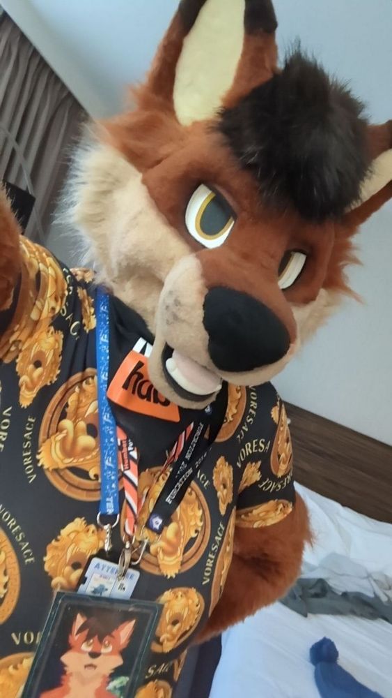 DHOLE fursuit 
