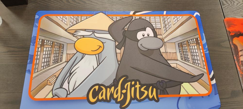 Tapete de cardjitsu de club penguin