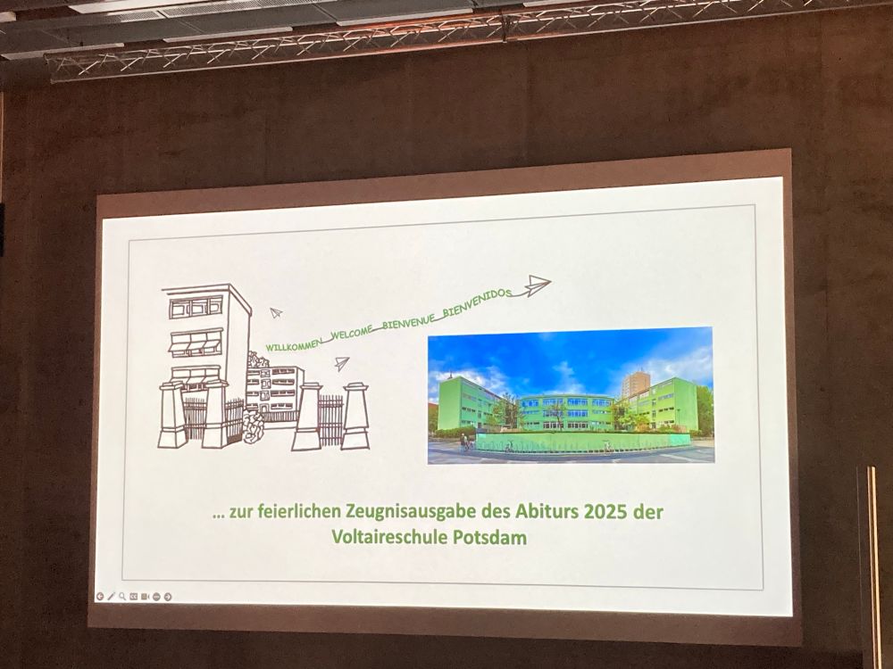 Foto der Präsentation zur Zeugnisübergbe Abitur der Voltaire Schule