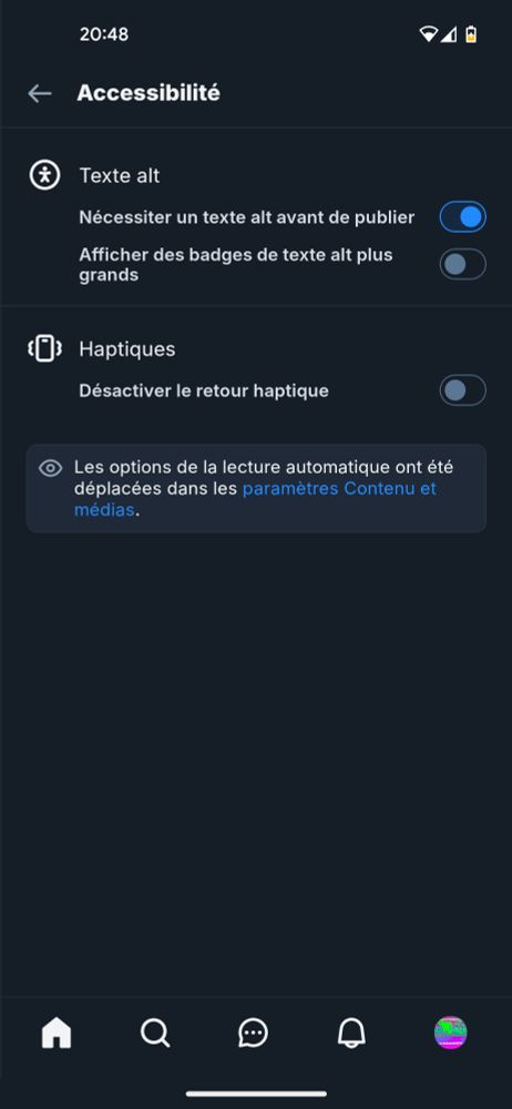 Capture d'écran de la section "Accessibilité" des paramètres de l'application Bluesky, avec l'option "Nécessiter un texte alt avant de publier" cochée 
Les autres options sont "Afficher des badges de texte alt plus grands" et "Désactiver le retour haptique"