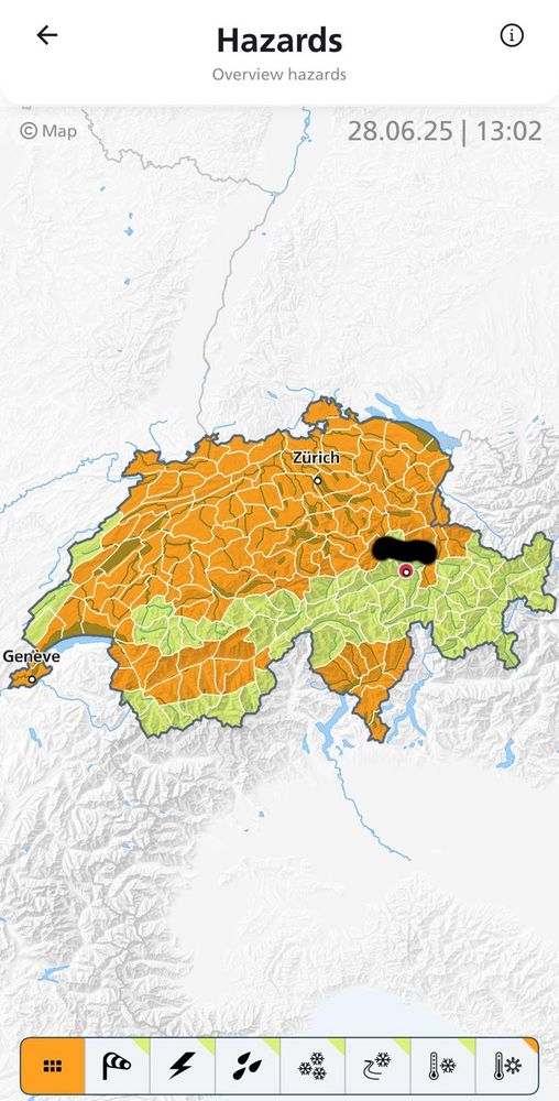Map showing the heat in Switzerland, cool green area roughly alines with the swiss alps