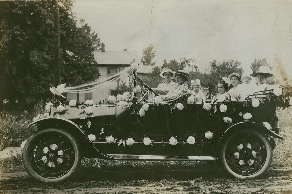 Car decorated for Fourth of July parade c1915.