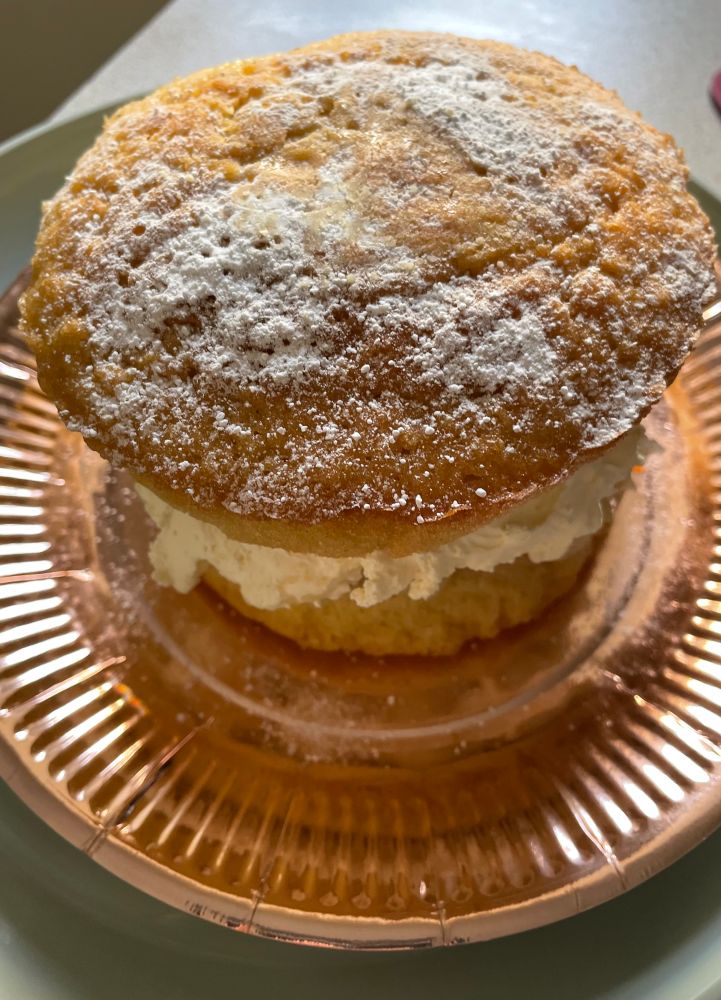 small apple and cream sponge cake