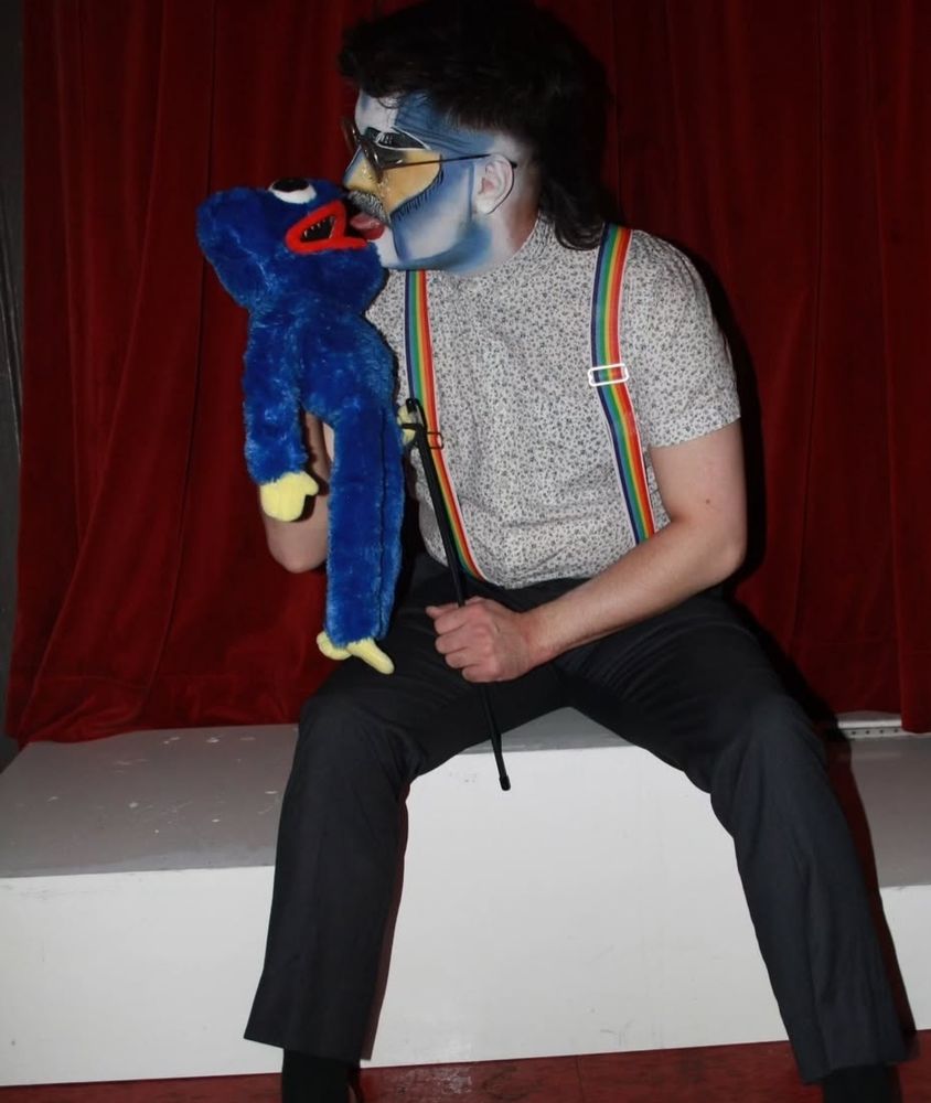 Ad and young huggy wuggy kissing