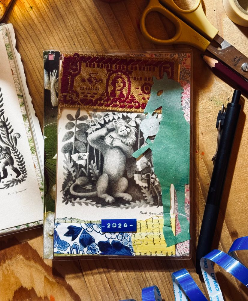 エルマーのぼうけんのライオンのポストカードでカスタムしたコラージュ表紙の2026年のスケジュール手帳