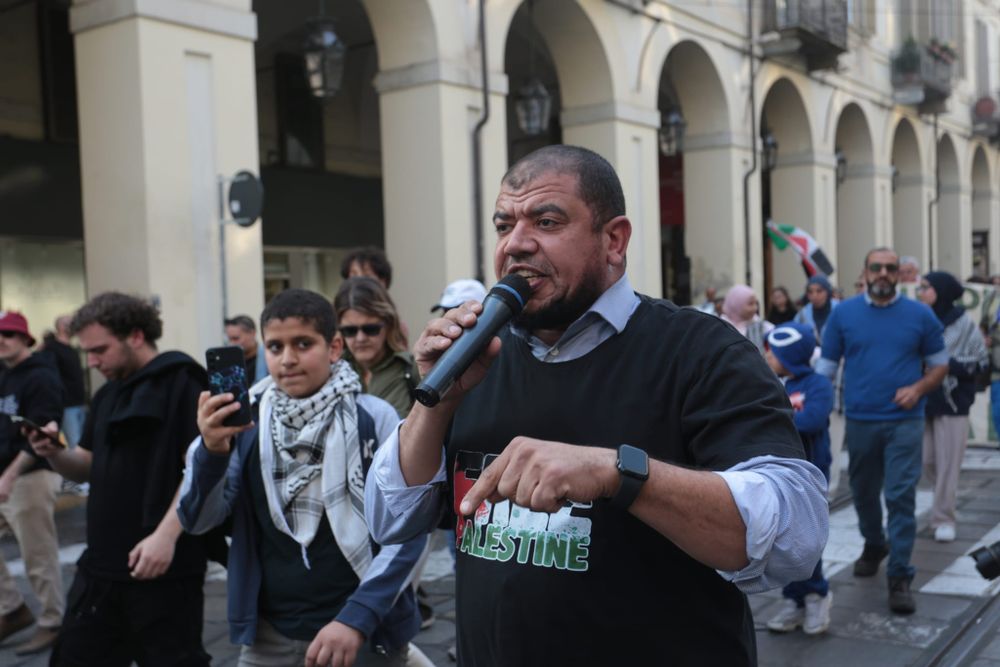 Corteo pro Pal, imam di via Saluzzo: "7 ottobre risultato di 80 anni di occupazione e di 11 guerre"

Così Mohamed Shahin, oggi presente alla manifestazione partita da piazza Castello


Fonte: TorinoOggi
