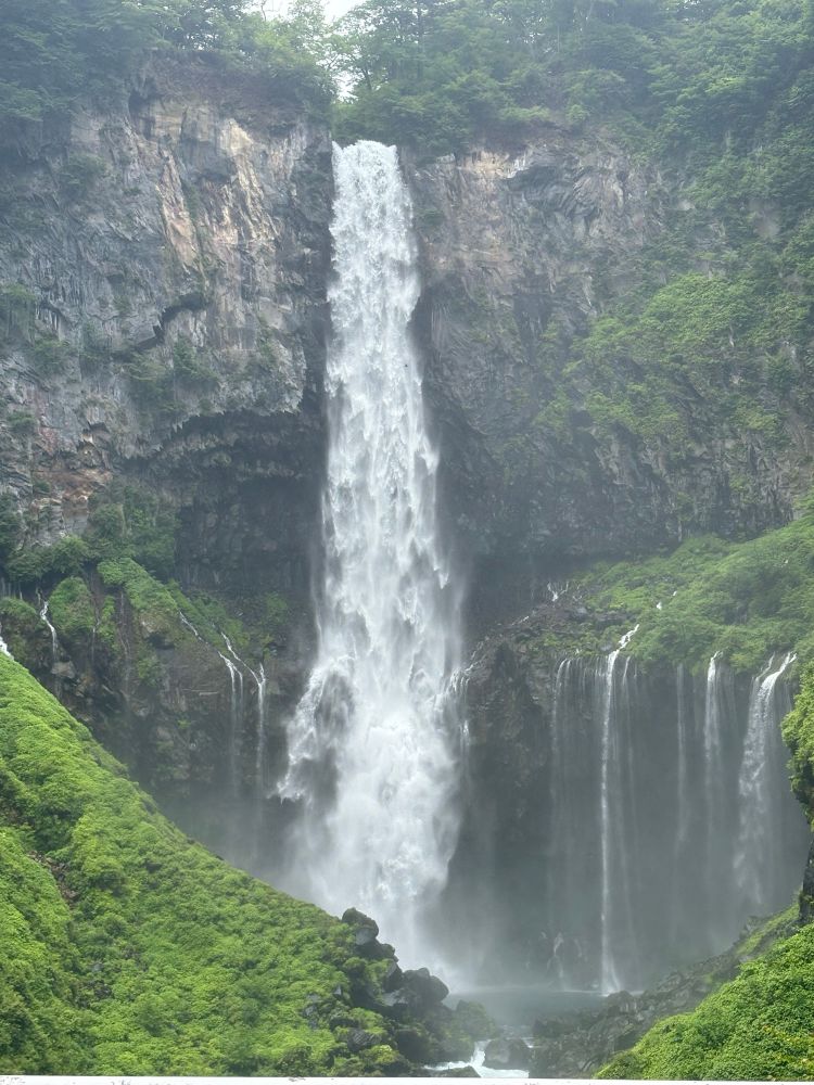 Kegon Falls, with an aprx 97 m height and 1.6 L per second of water falling down!!