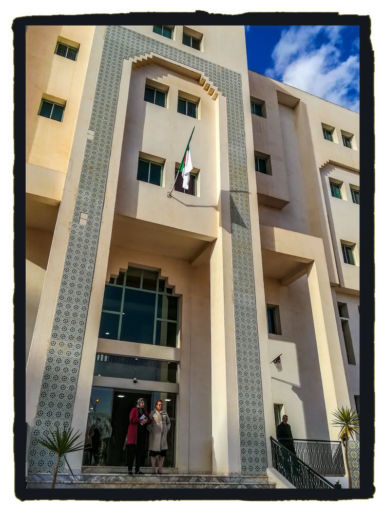 Facade of the CRASC building