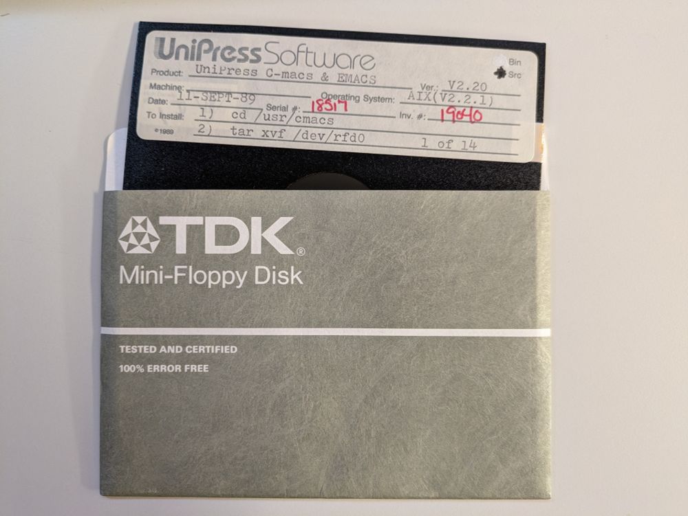 Floppy disk with UniPress Emacs V2.20.