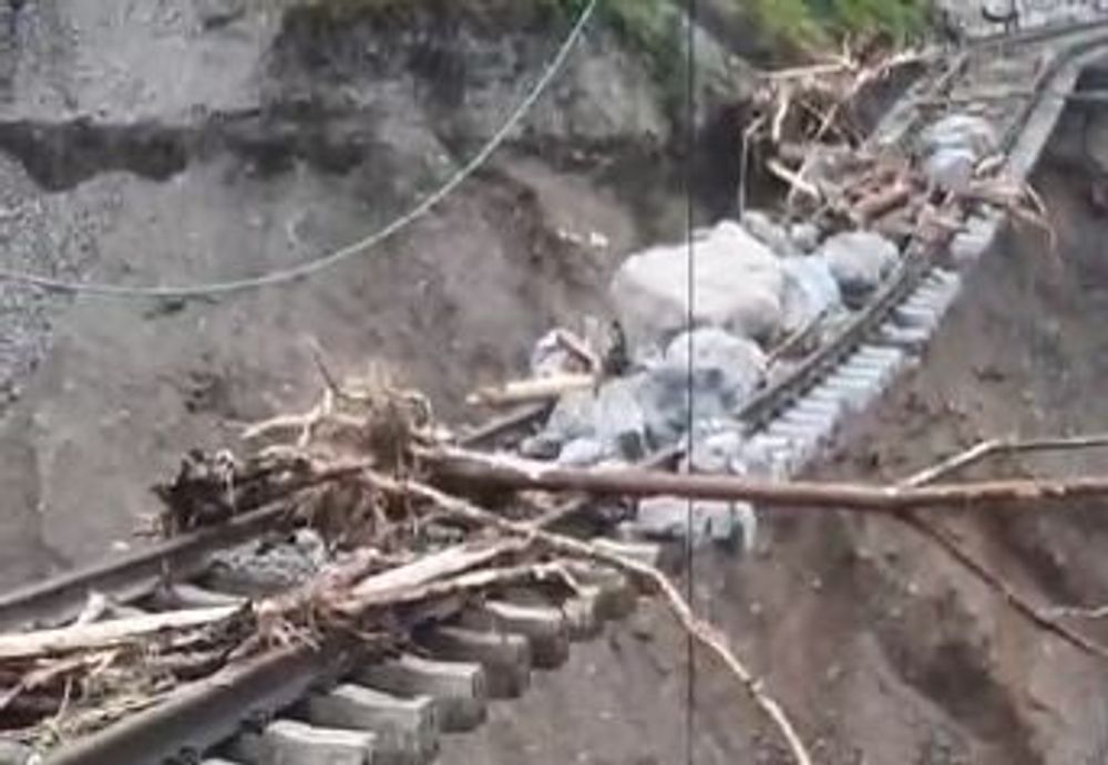 BOSNIA-HERZEGOVINA: Footage shows damage to rail line after deadly floods