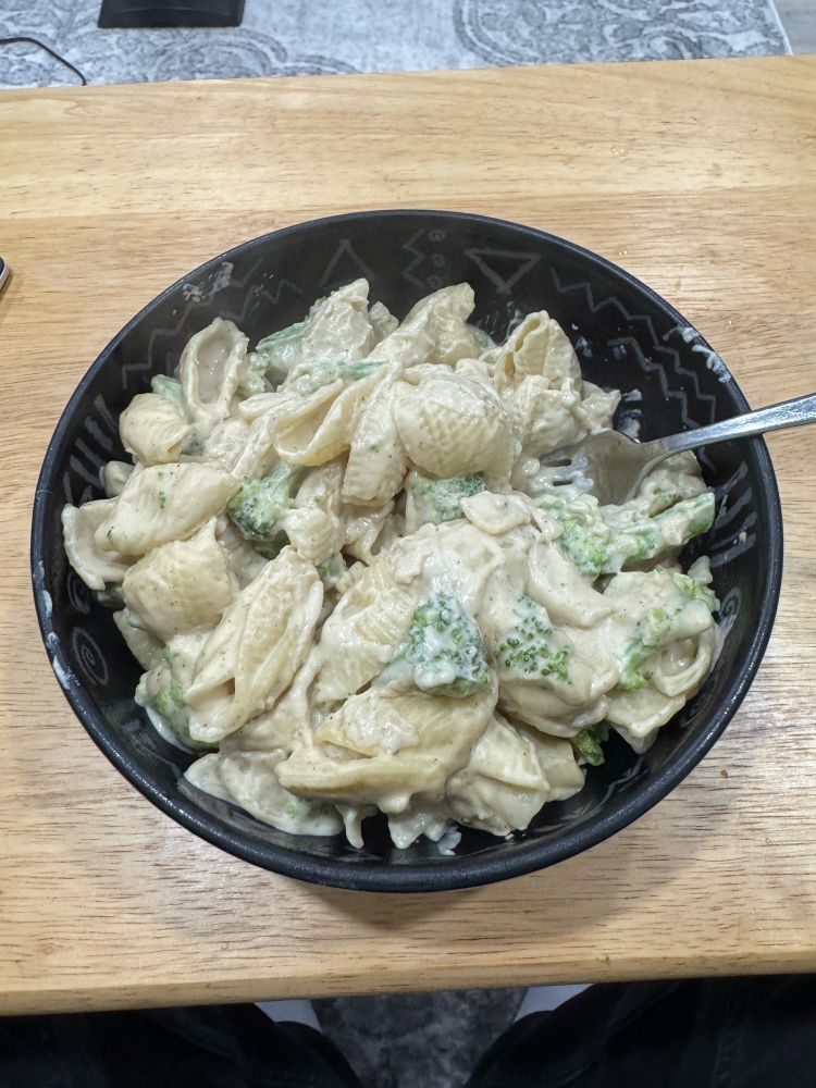 Vegan Mac & Cheese - recipe at https://healthygirlkitchen.com/recipes/vegan-copycat-panera-mac-and-cheese/ (with broccoli added)