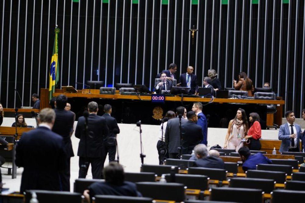 Câmara aprova reajuste de subsídios do presidente da República, de parlamentares e ministros de Estado - Notícias