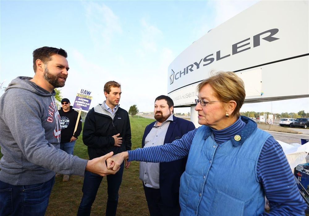 jd vance shaking Rep. Marcy Kaptur's hand instead of returning a fist bump outside of a picket line because he's an awkward, deeply unlikeable bastard