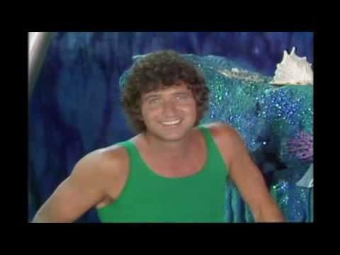 Muppet Songs: Mac Davis - Baby Don't Get Hooked on Me