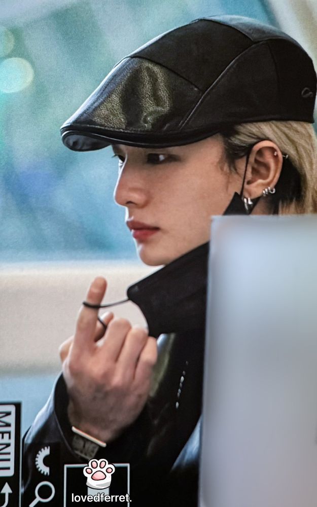 hyunjin skz with his new oreo hair courtesy of lovedferret on twt