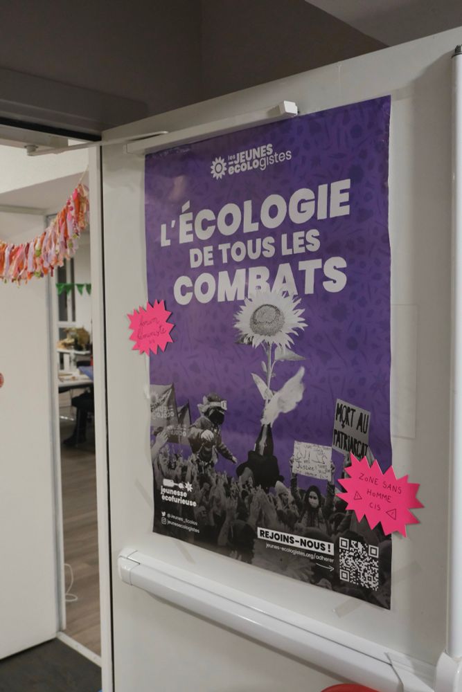 Affiches « l’écologie de tous les combats » violette