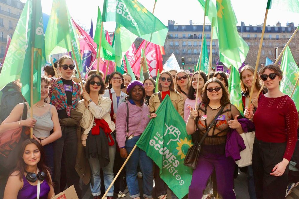 Les Jeunes Écologistes à la manifestation du 8 mars 2025