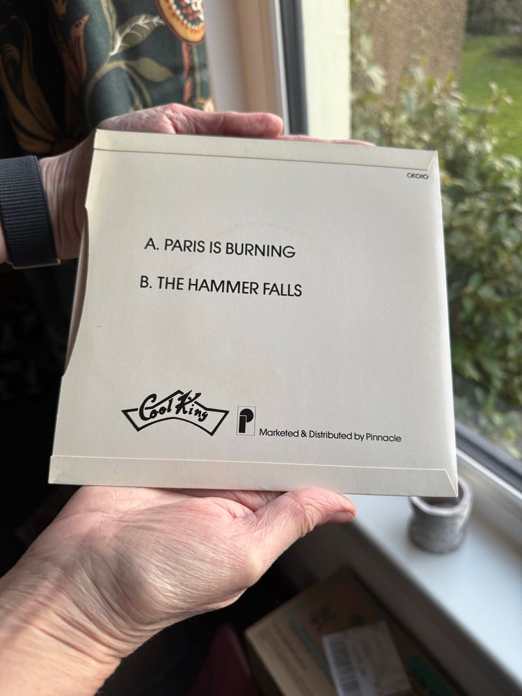 Reverse of Paris is burning 7”