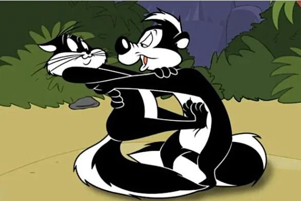 Daniel Craig is the gay Pepe Le Pew 