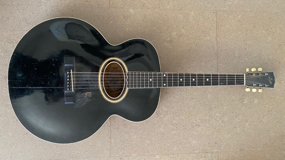 1908 Gibson acoustic guitar