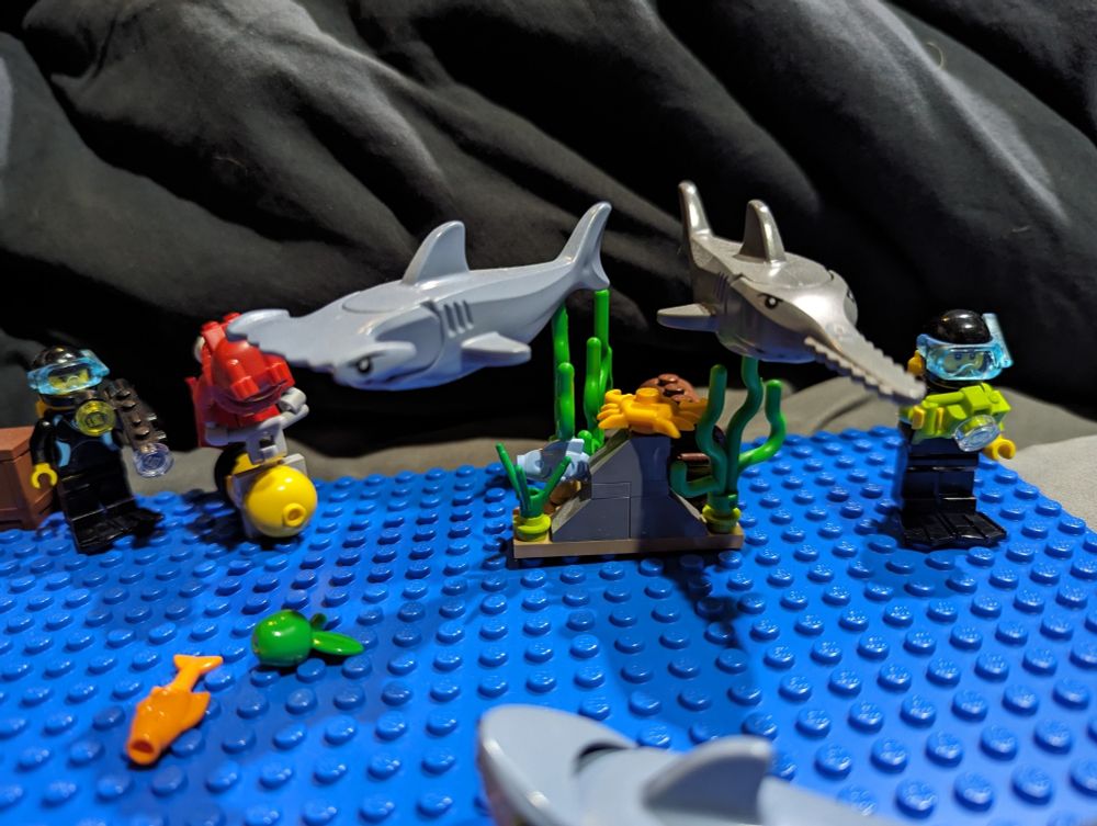 Lego Hammerhead shark and Carpenter fish