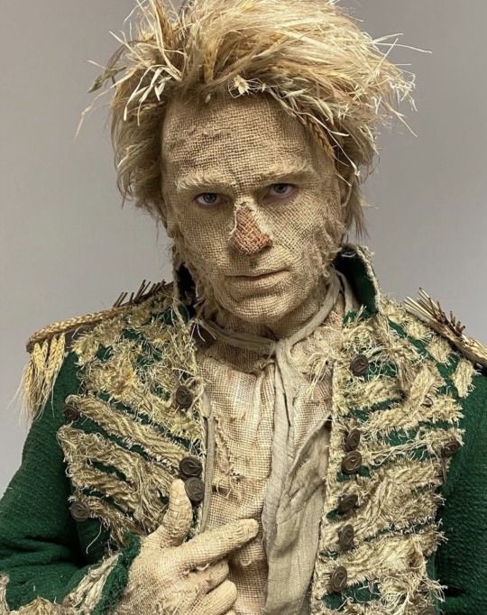 Image of Jonathan Bailey in his Scarecrow costume. 