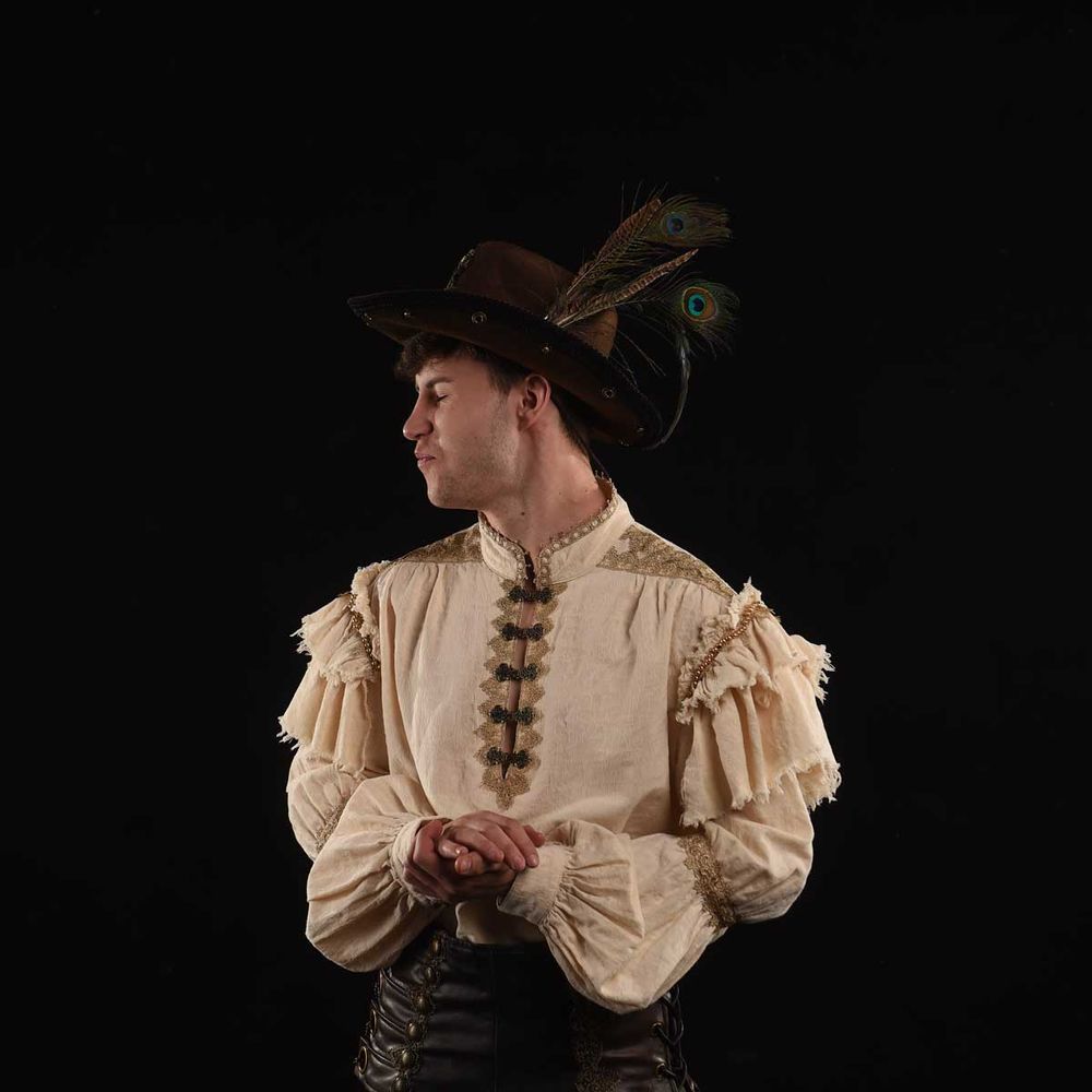 Daniel Schwarz ist ein talentierter junger Artist, mit dem wir noch einiges vorhaben.

Model: Daniel Schwarz
Outfit: Boudoir Noir
Foto: Klaus Maresch
Studio: Niels Brähler, Wuppertal

#malebeautyblogger #malemodel #malemodels #fitnessmodels #cosplayers #steampunkclothing #steampunk #cowboys