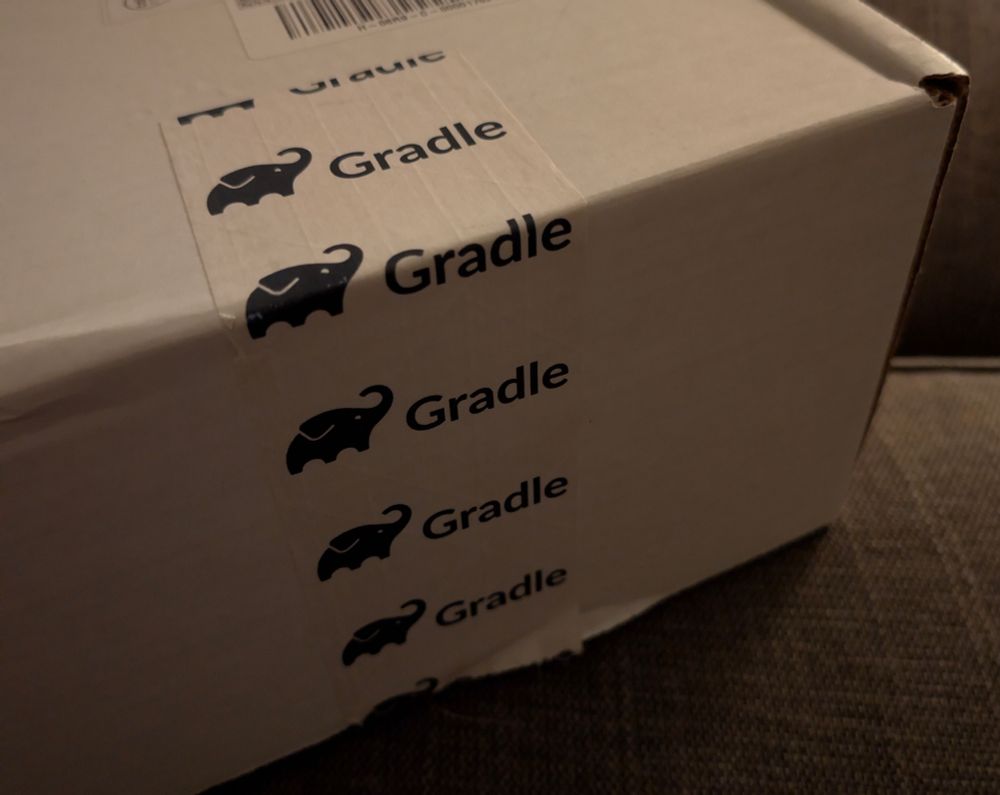 Package with a ‘Gradle’ adhesive