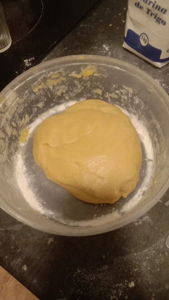 closeup on the dough :D it's yellow and shiny!