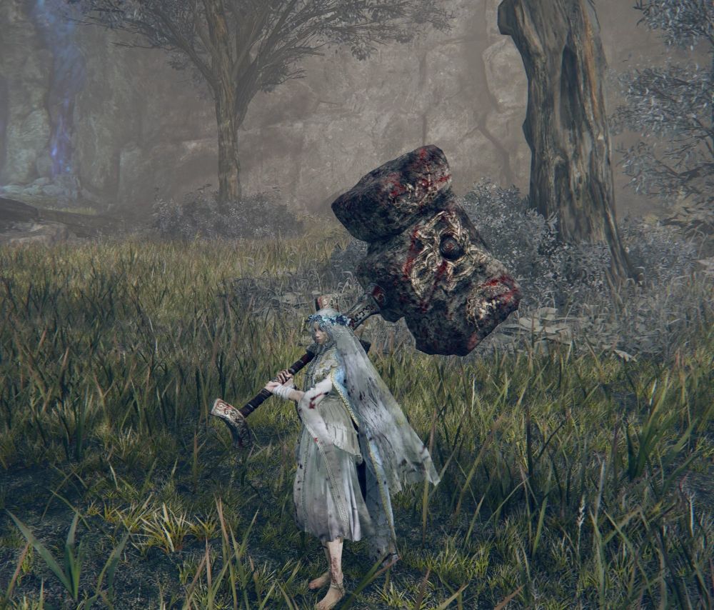 screenshot du jeu :
La revenante avec un énorme marteau