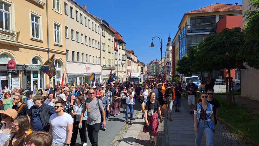 Bautzen - Steinstraße - Blick zurück auf über 4000 Menschen beim 3. CSD - Aufnahme - 10.08.2025