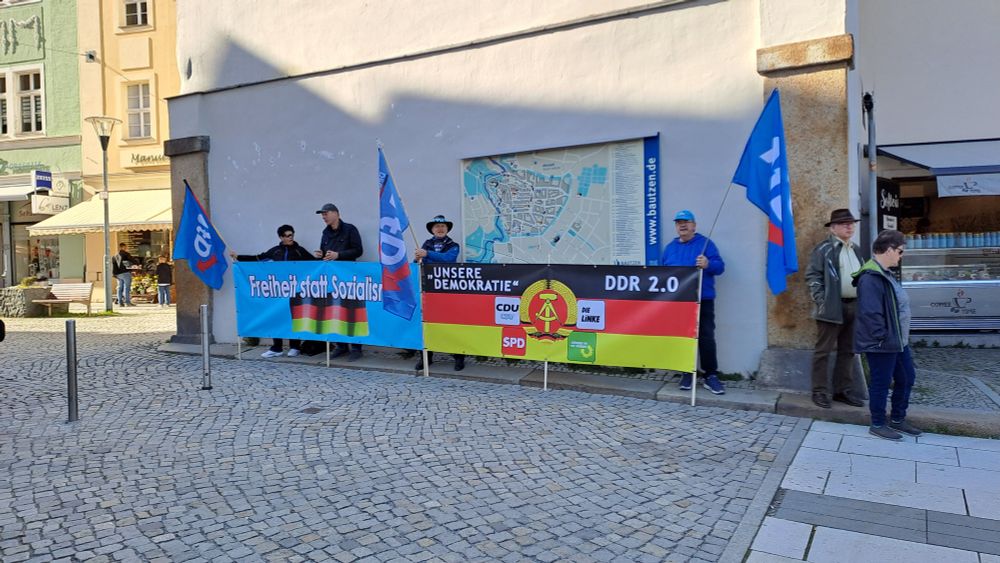 Bautzen - Kornmarkt - am Fuße des Reichenturm - Demo der gesichert Rechtsextremisten - jeden Montag - #Mahnwache #Gähler - Aufnahme - 12.05.2025
