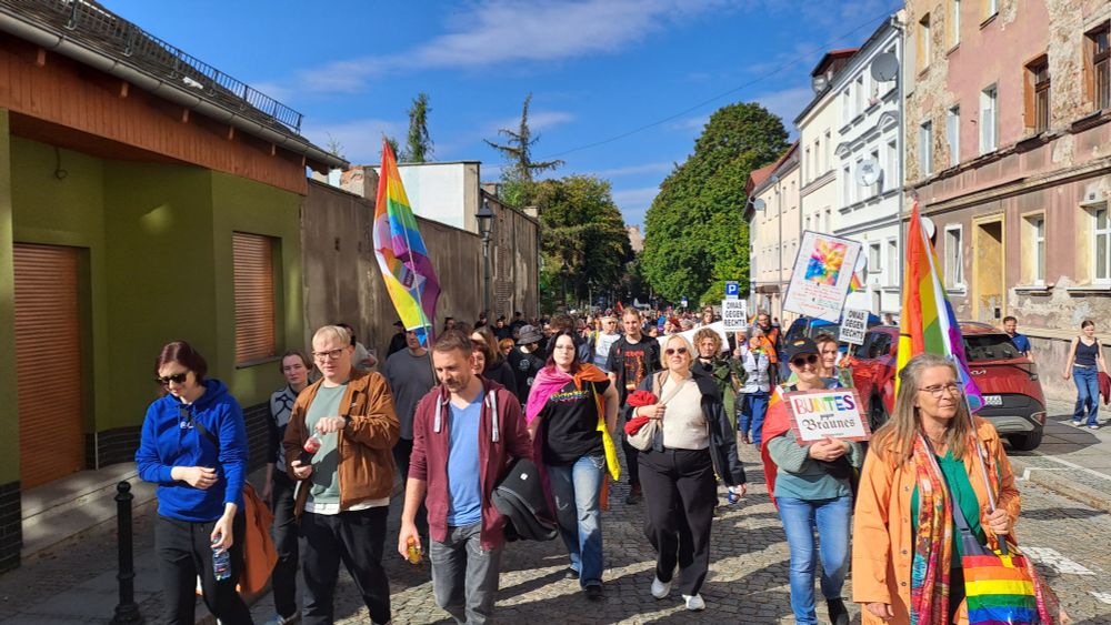 Görlitz-Zgorzelec - CSD - der bunte Zug ist lang geworden und wurde auch auf polnischer Seite begrüßt - Aufnahme - 27.09.2025