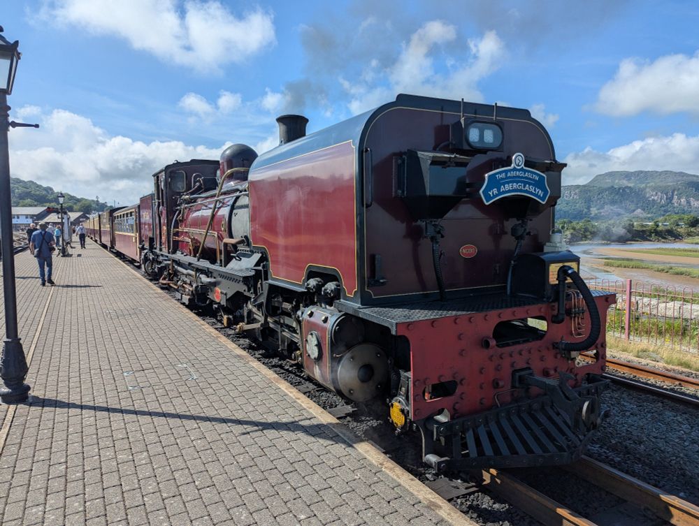 Not the prettiest loco ever...
A WHR loco with its flat front