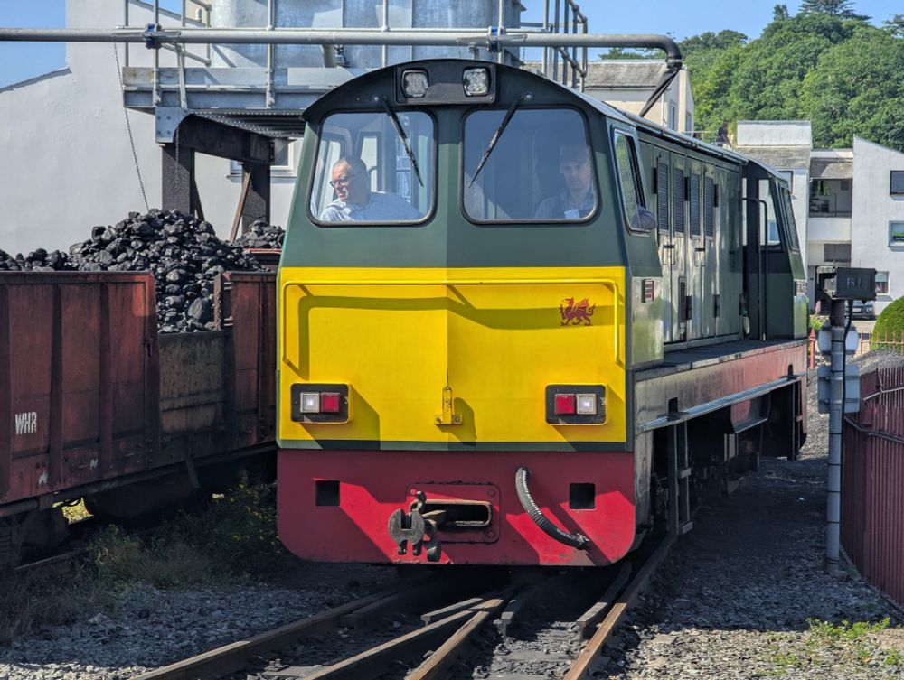VoFf in the headshunt about to run round 