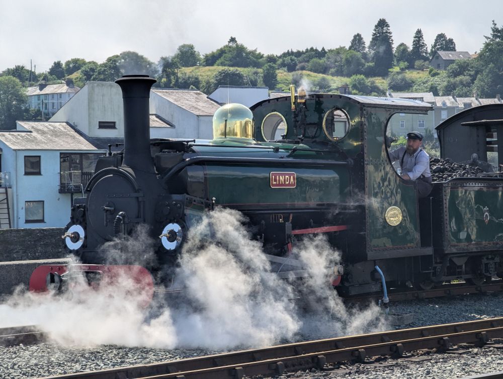 Ffestiniog loco Linda in the yard trying to hide in a smoke screen