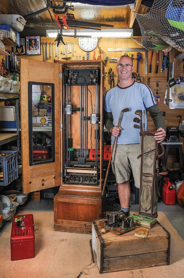 Craig Ferguson, restorer of Spotlight Golf at the Australasian Golf Museum, poses with the machine.

http://www.ausgolfmuseum.com/Pre-computer%20Game.pdf