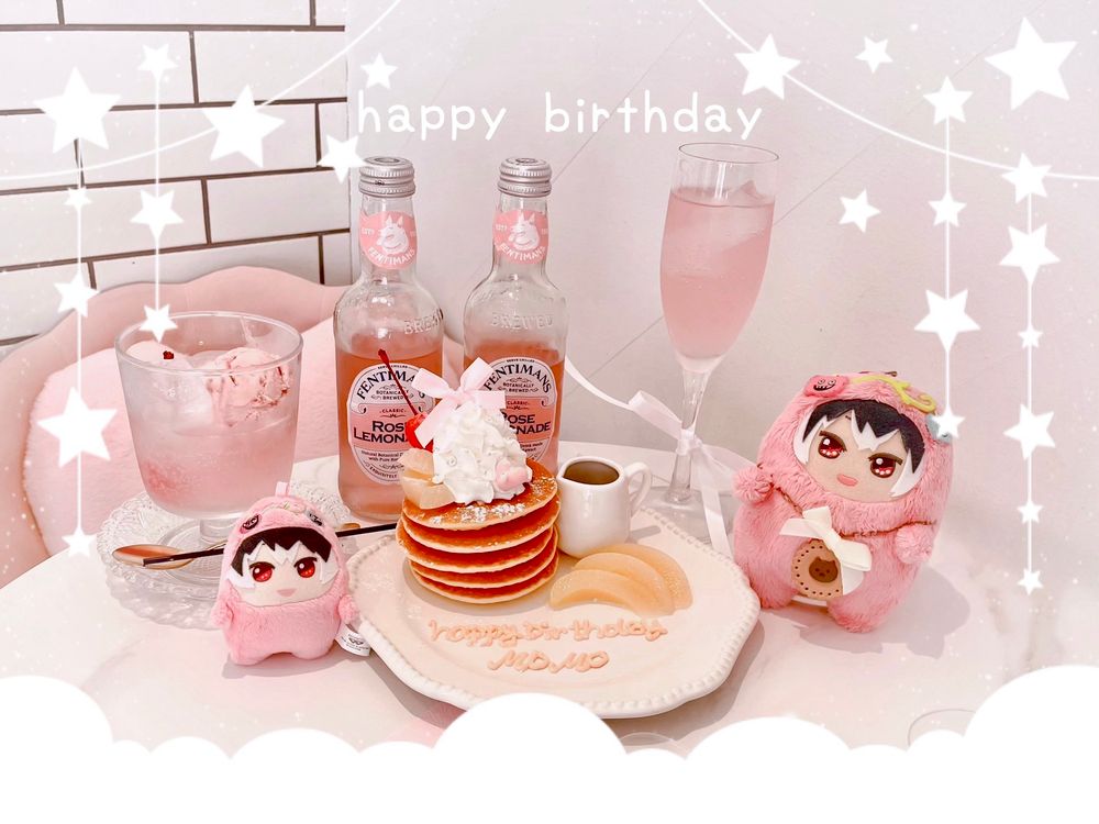 モンモモとピンクソーダとピーチパンケーキ