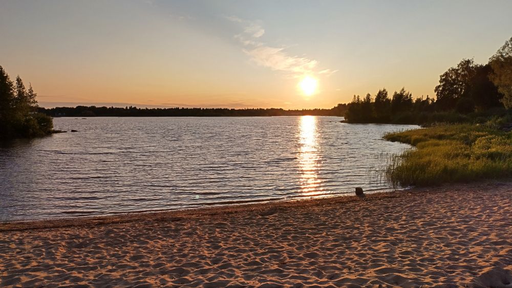 Midnight sun 