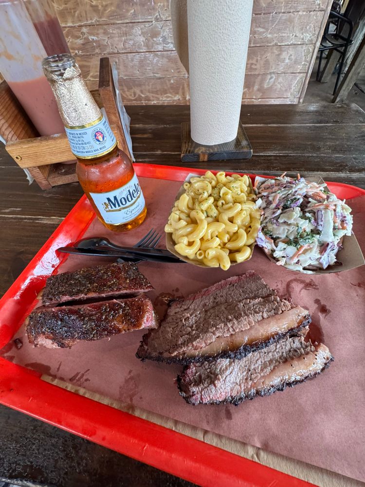 Picture of Bbq tray: brisket, ribs, Mac and cheese, coleslaw 