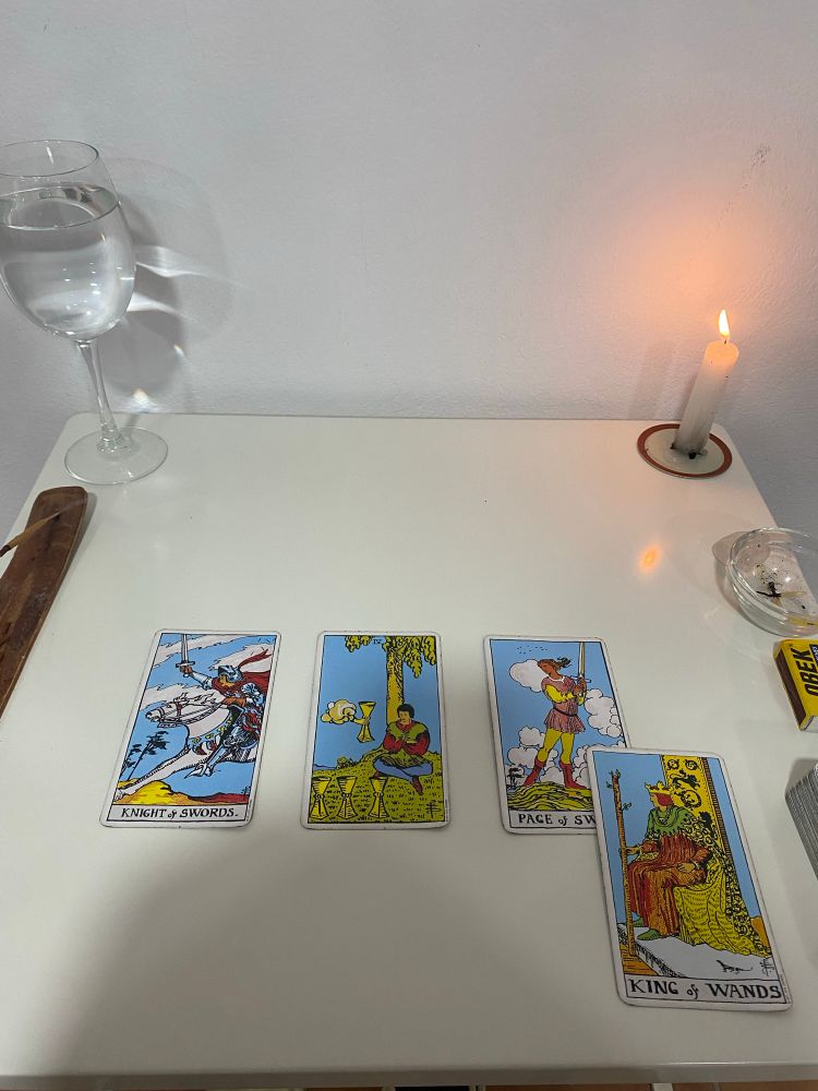 A quick tarot reading. 