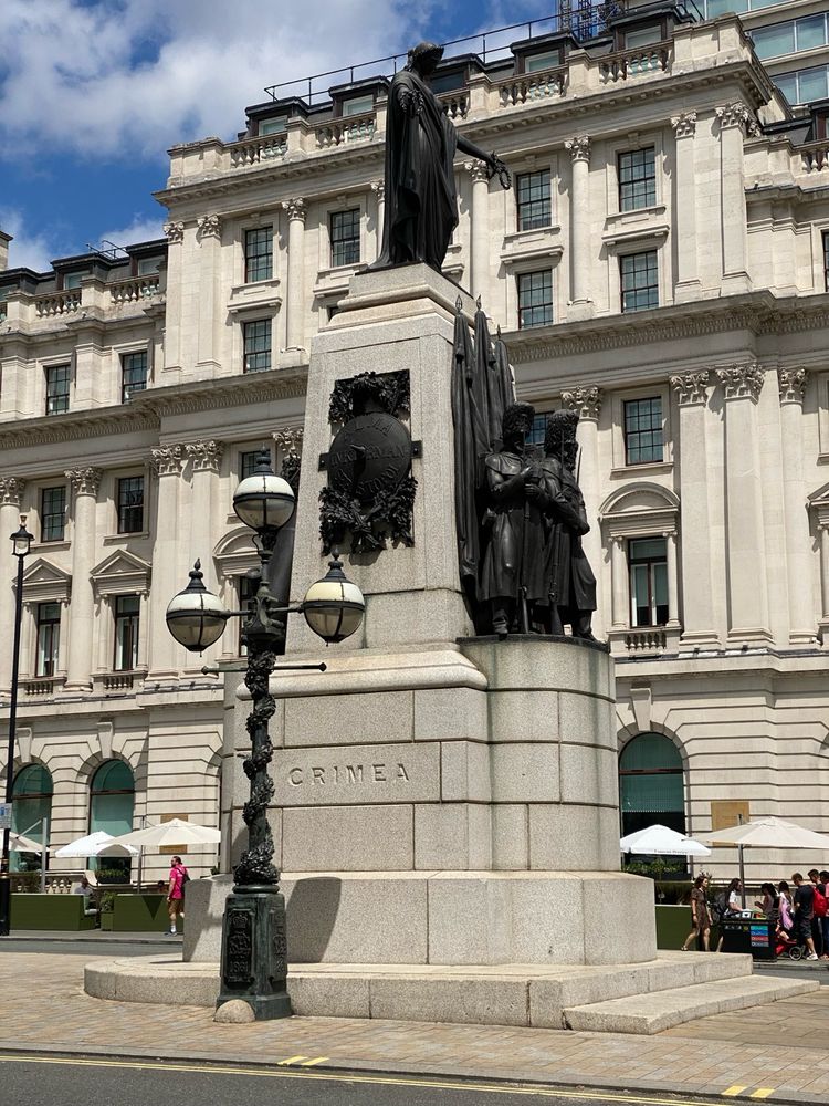 Photo of the memorial statue in London, England commemorating the victory of the Crimean War.